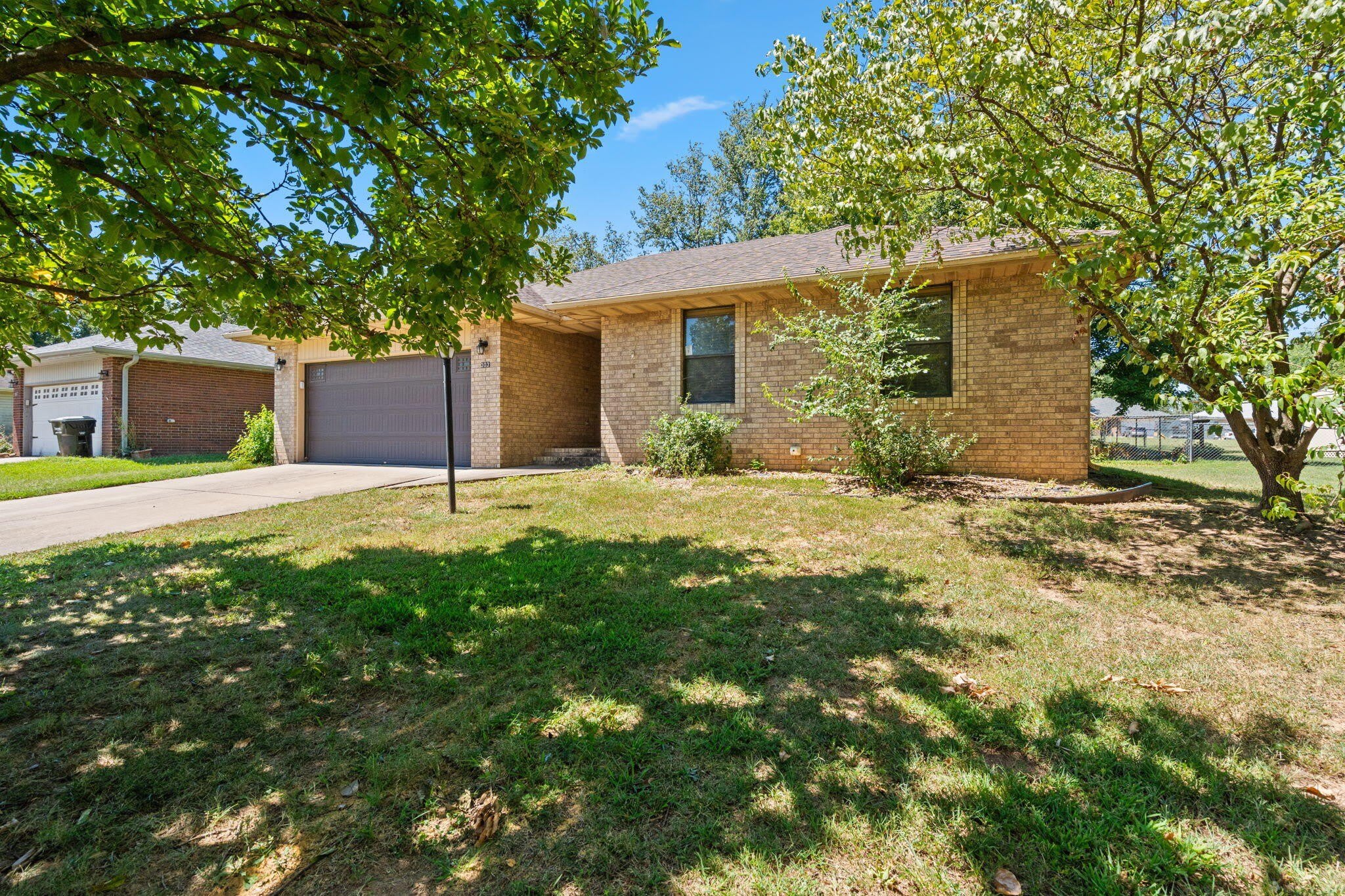 303 S Suburban Avenue – photo 3