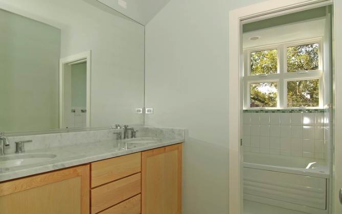 7211 N Oakley Ave – photo 3