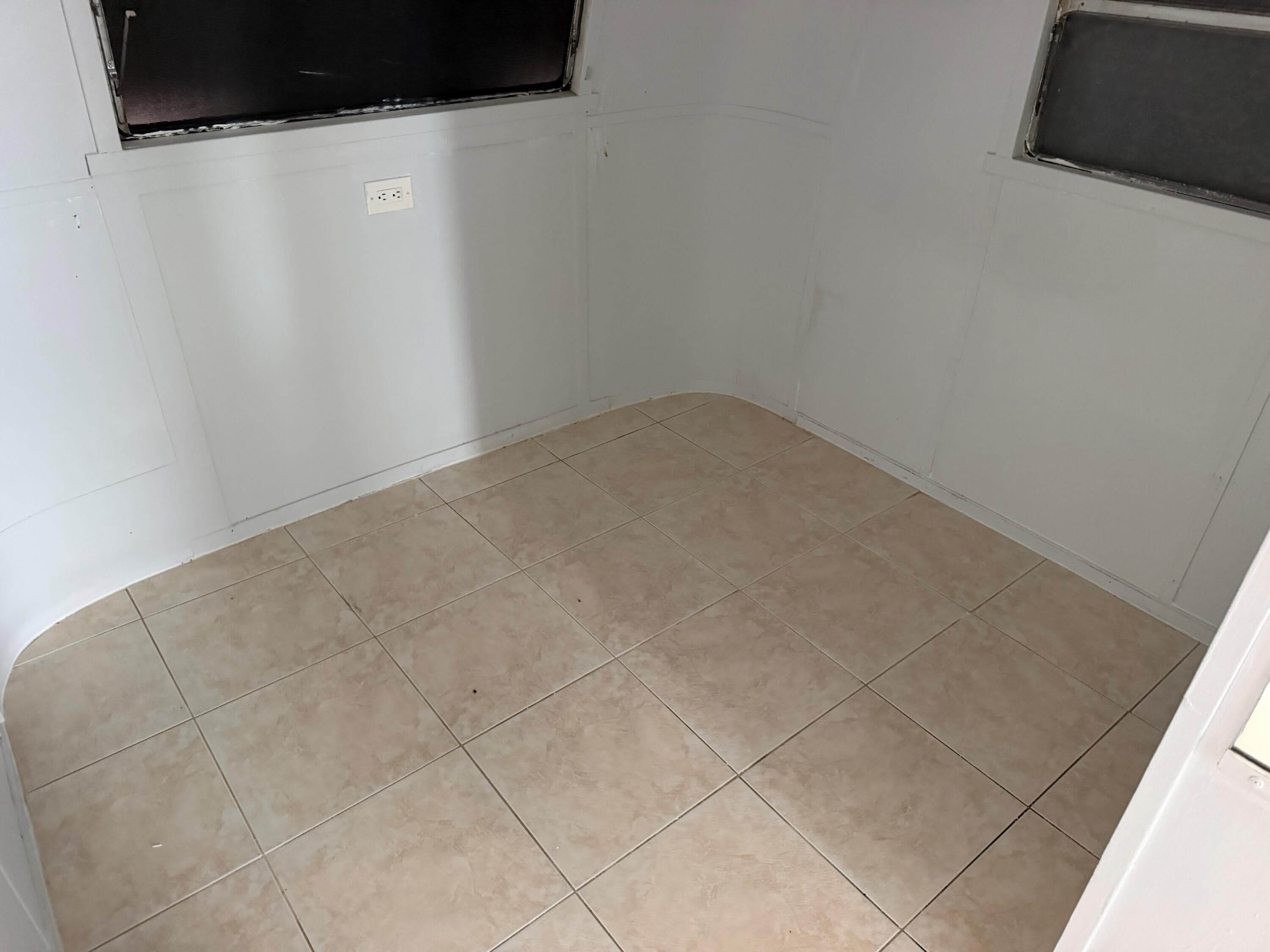 821 SW 1ST Court – photo 4