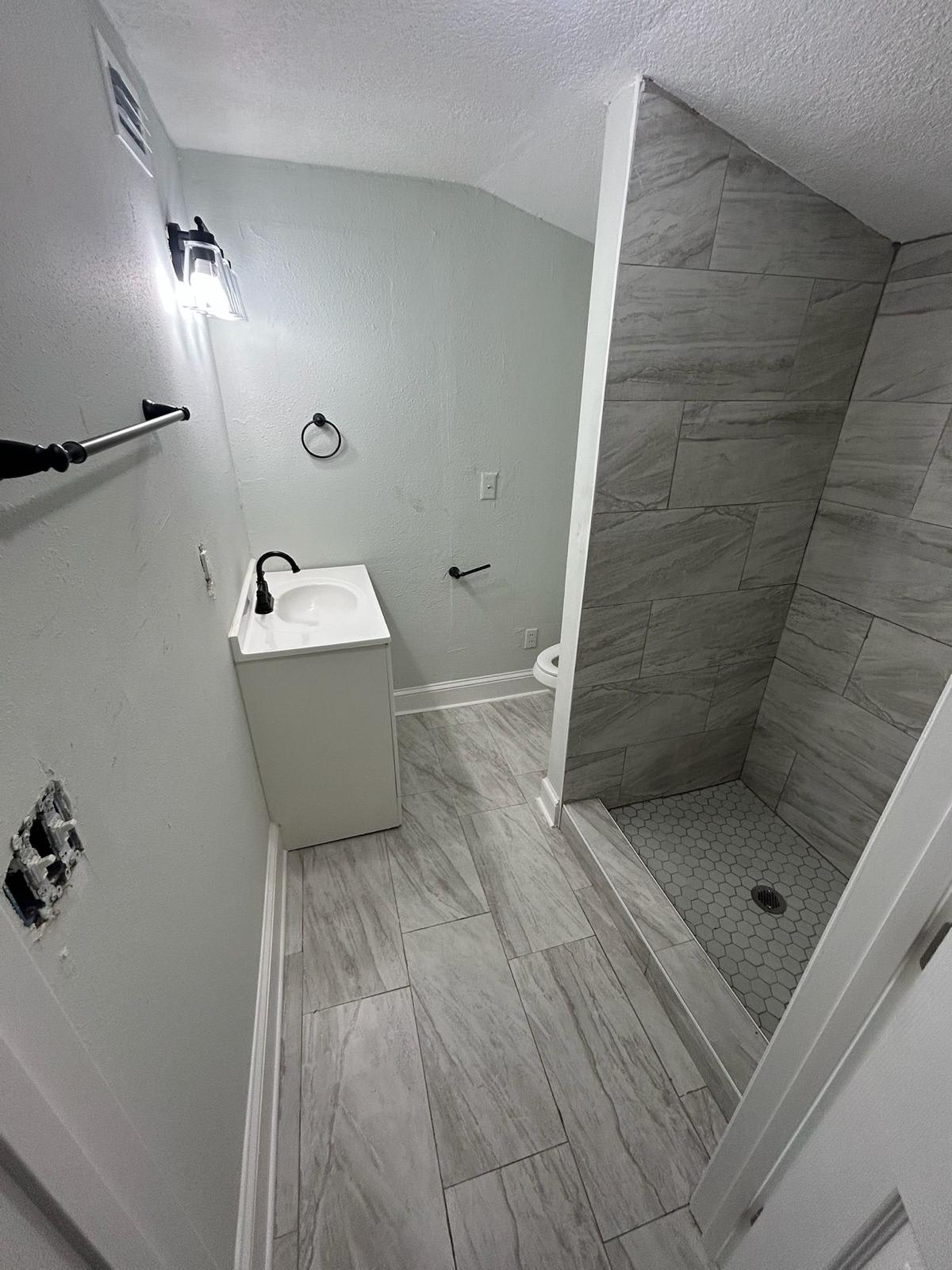 1335 W 9Th St – photo 5