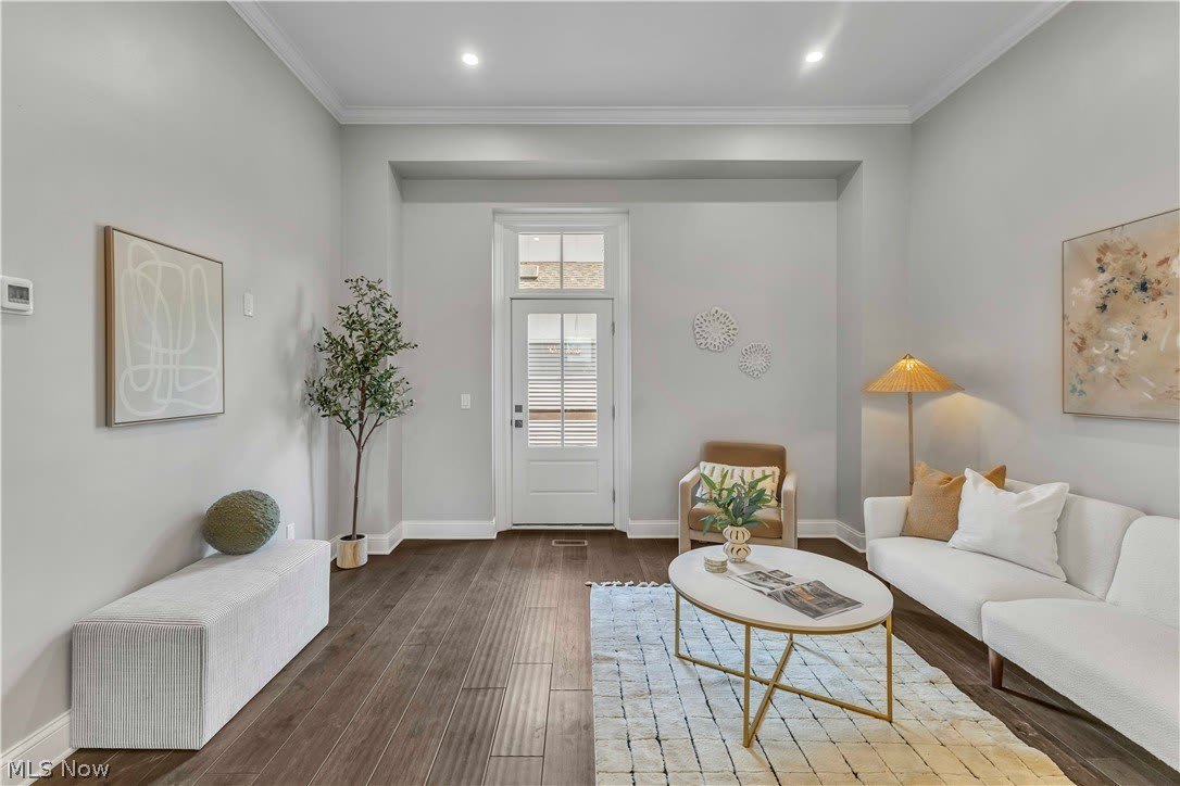 2130 W 42nd Street – photo 3