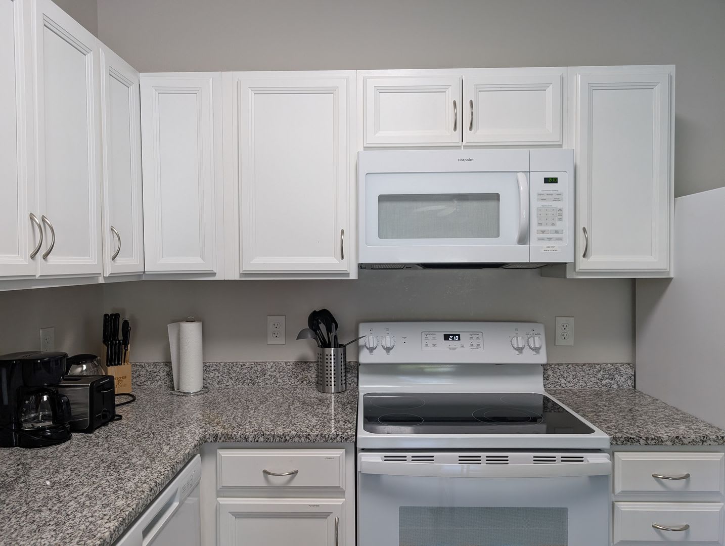Beautiful 2/2 NEW Apartment – photo 3