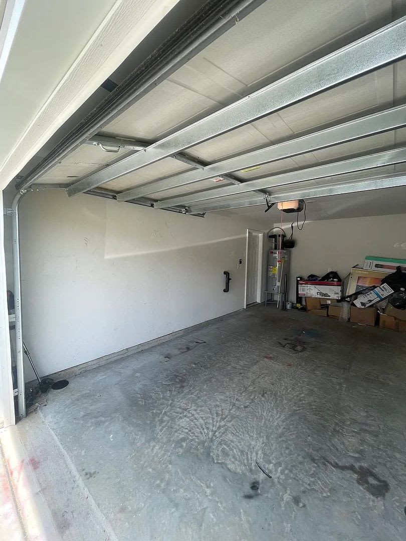 Room in 4 Bedroom Home at Meredith Woods Ln – photo 3
