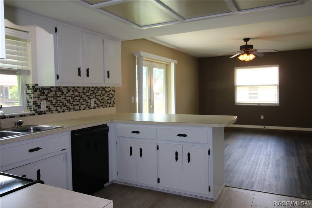 710 Mayflower Avenue – photo 5