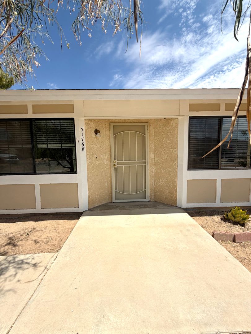 Inviting 3 Bedroom 2 Bathroom Home Move In Special – photo 1