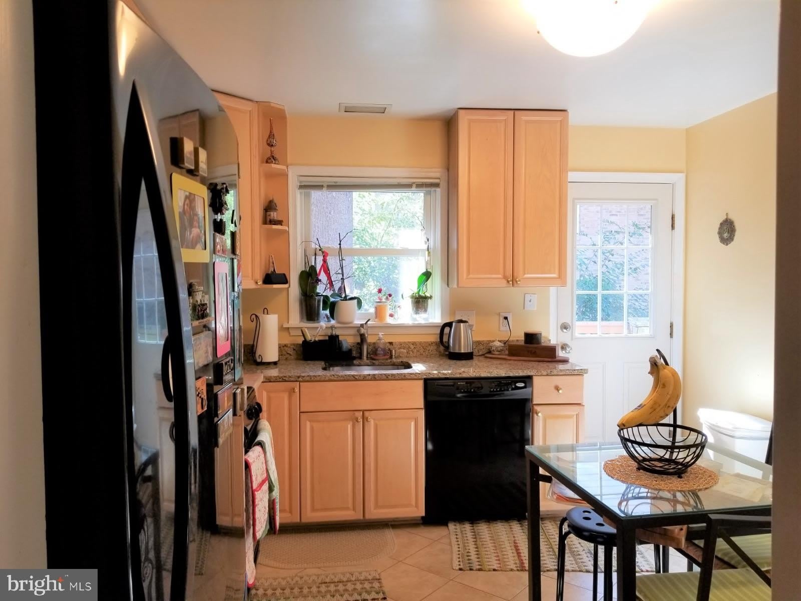 5208 ACACIA Avenue – photo 3
