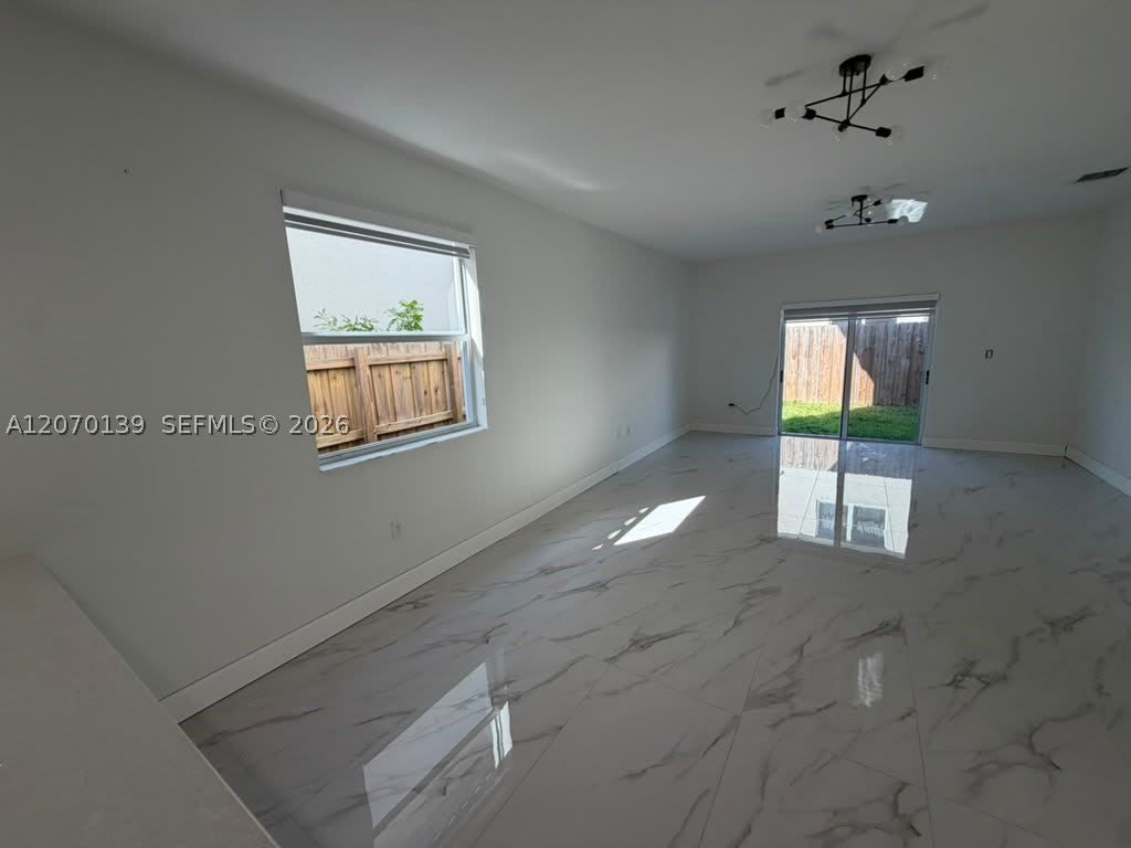 1409 SE 26th Ter – photo 4