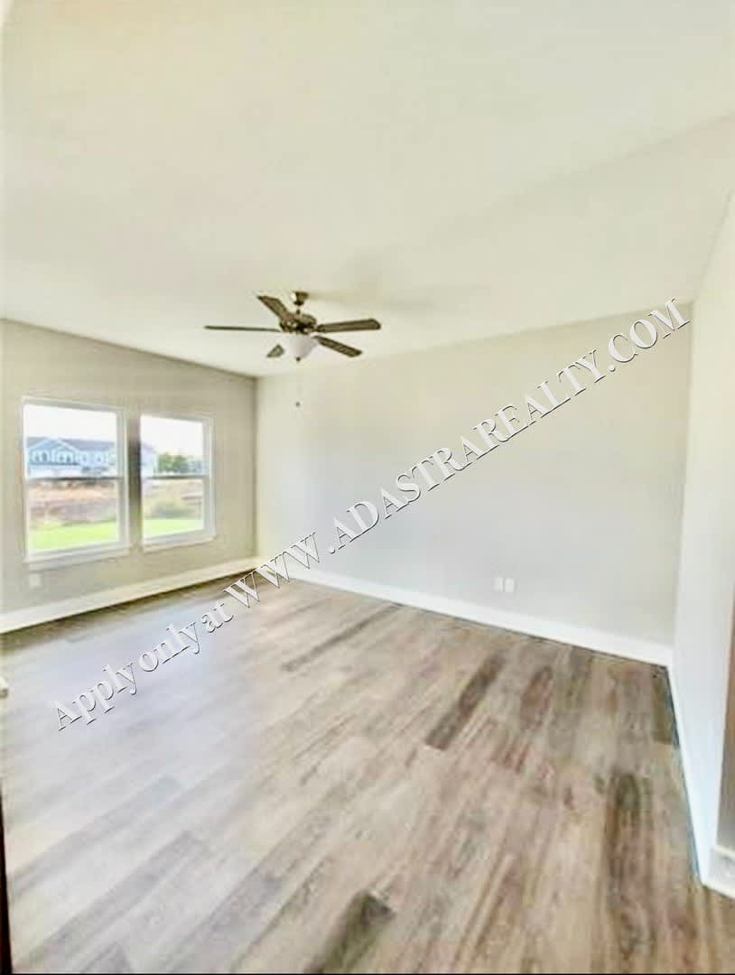 Nice 3 Bed 3 Bath Townhome in Louisburg-Available NOW!! – photo 5