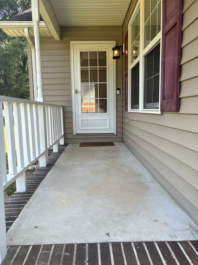 Beautful Home With Spacious 1 Acre Lot Outside Manchester City Limits – photo 3