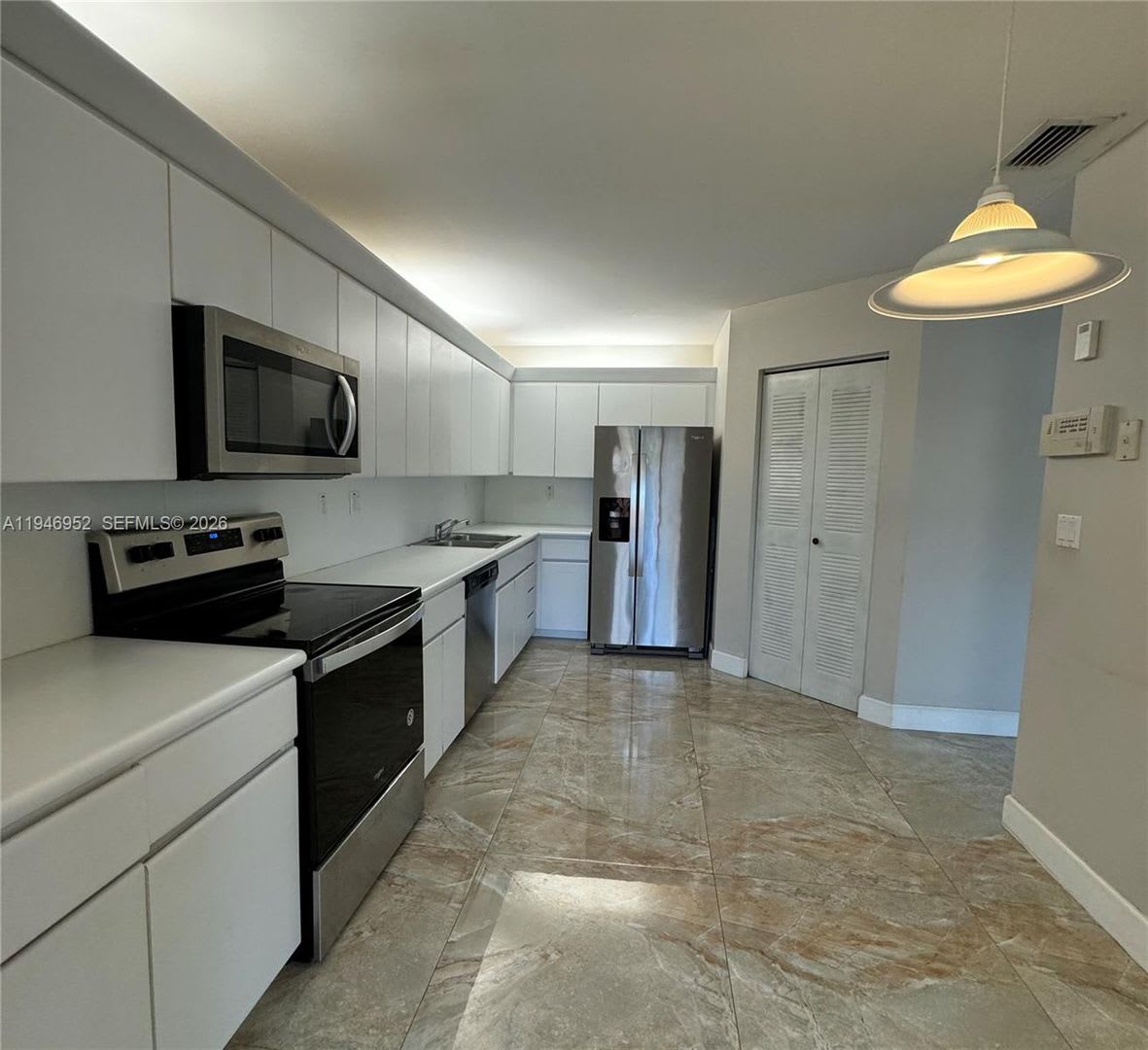 549 Racquet Club Road 32, Weston, FL 33326 – photo 1