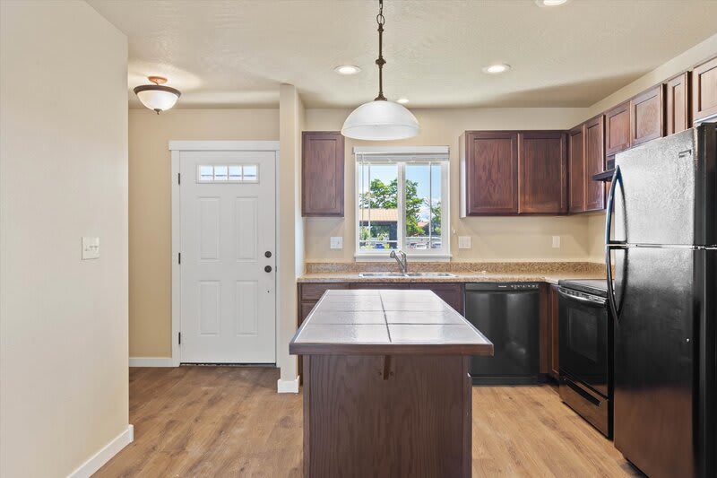 1673 Horsehaven Avenue – photo 5