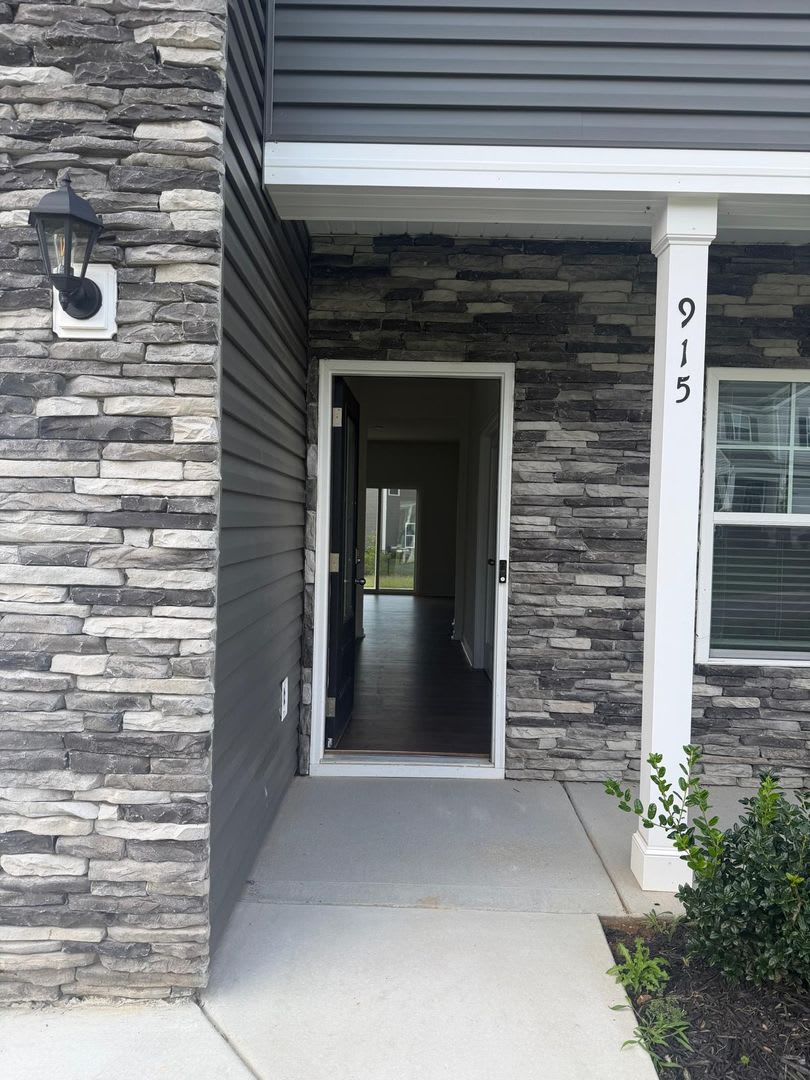 West Knoxville 37932 Beautiful 2024 Built 3 Bedroom 2 5 Bath Home – photo 2