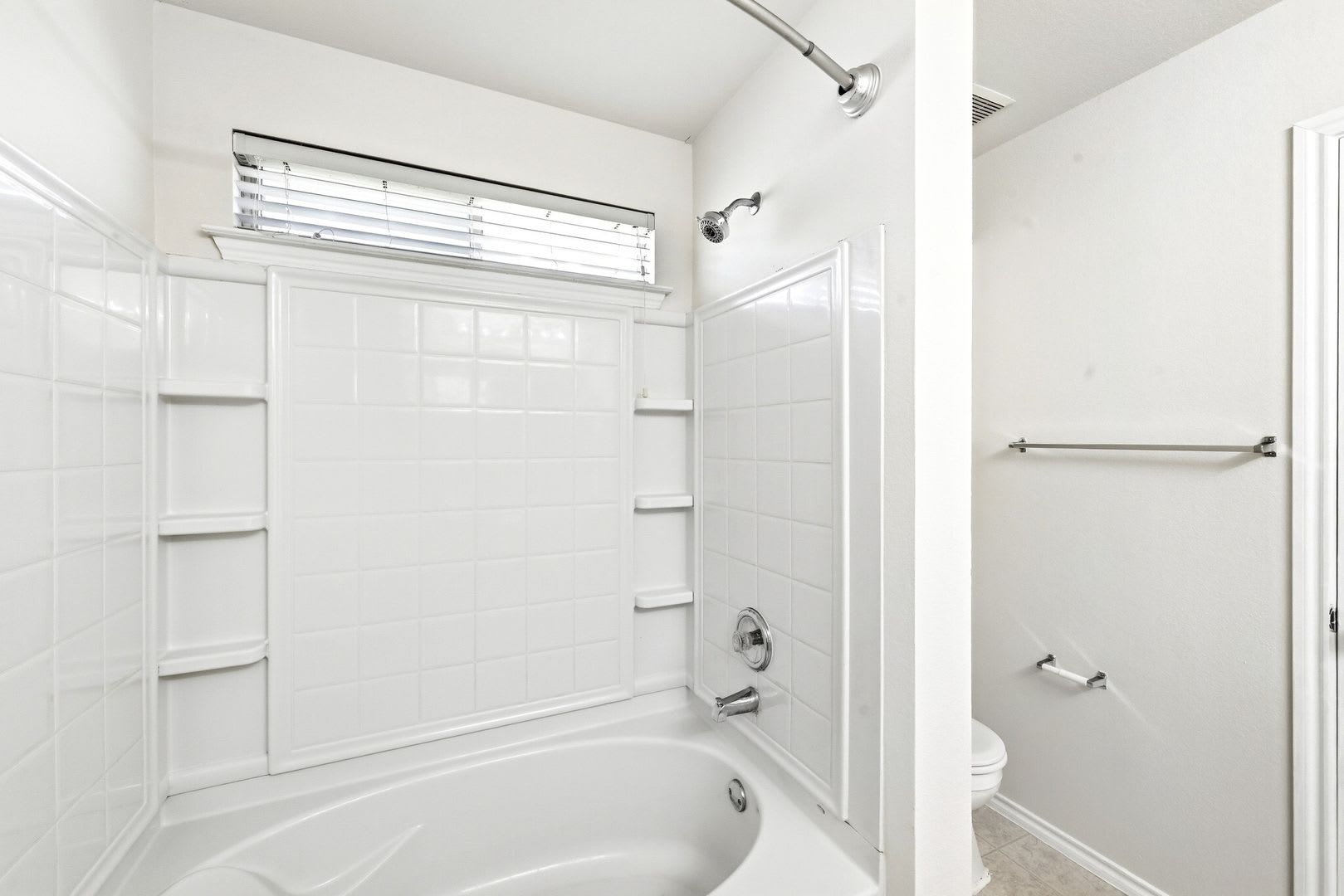 Charming 3 Bed Sanctuary With 2 5 Baths In Kyle S Serene Peppergrass Cove 1822 Sq Ft – photo 4