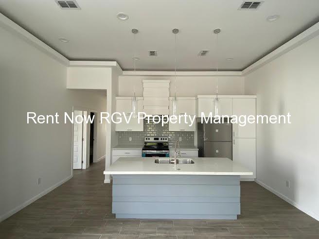 1002 N Glasscock Rd – photo 1