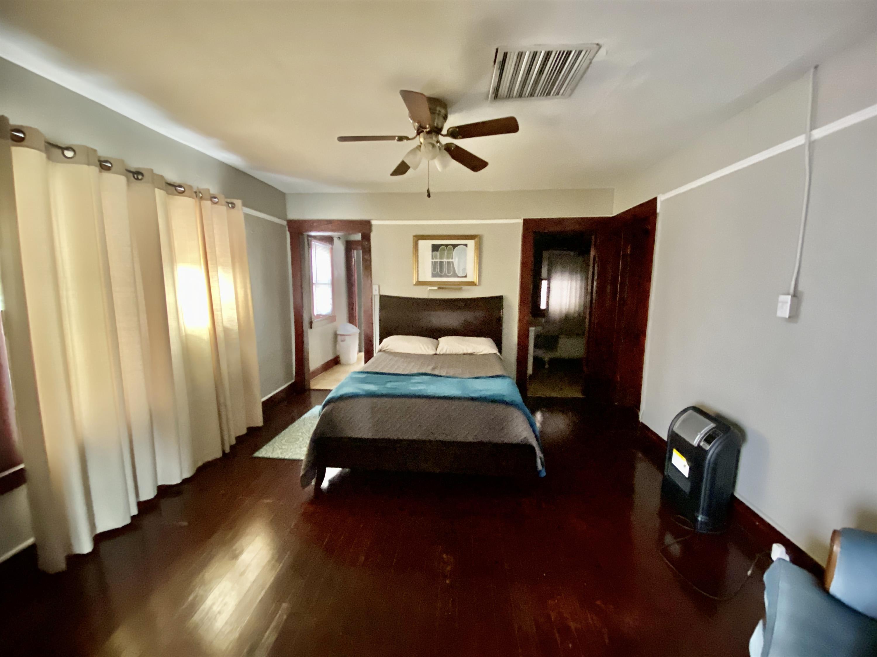 1126 East San Antonio Avenue 6 – photo 4