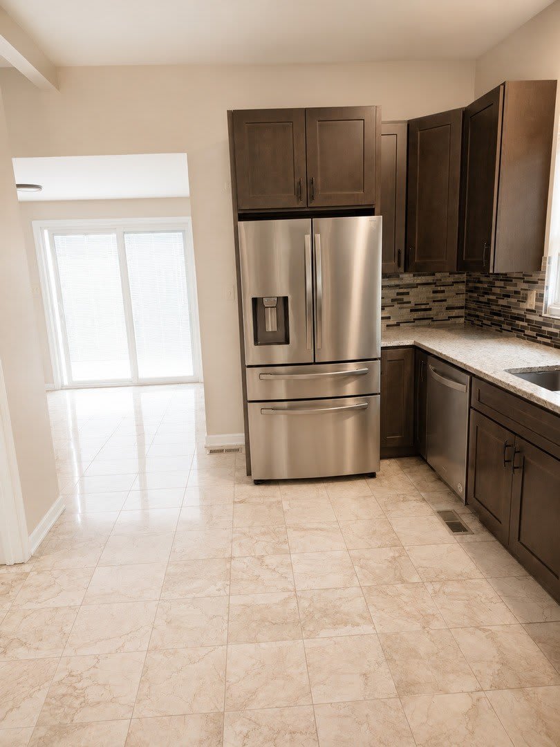 8443 S Green Street – photo 3