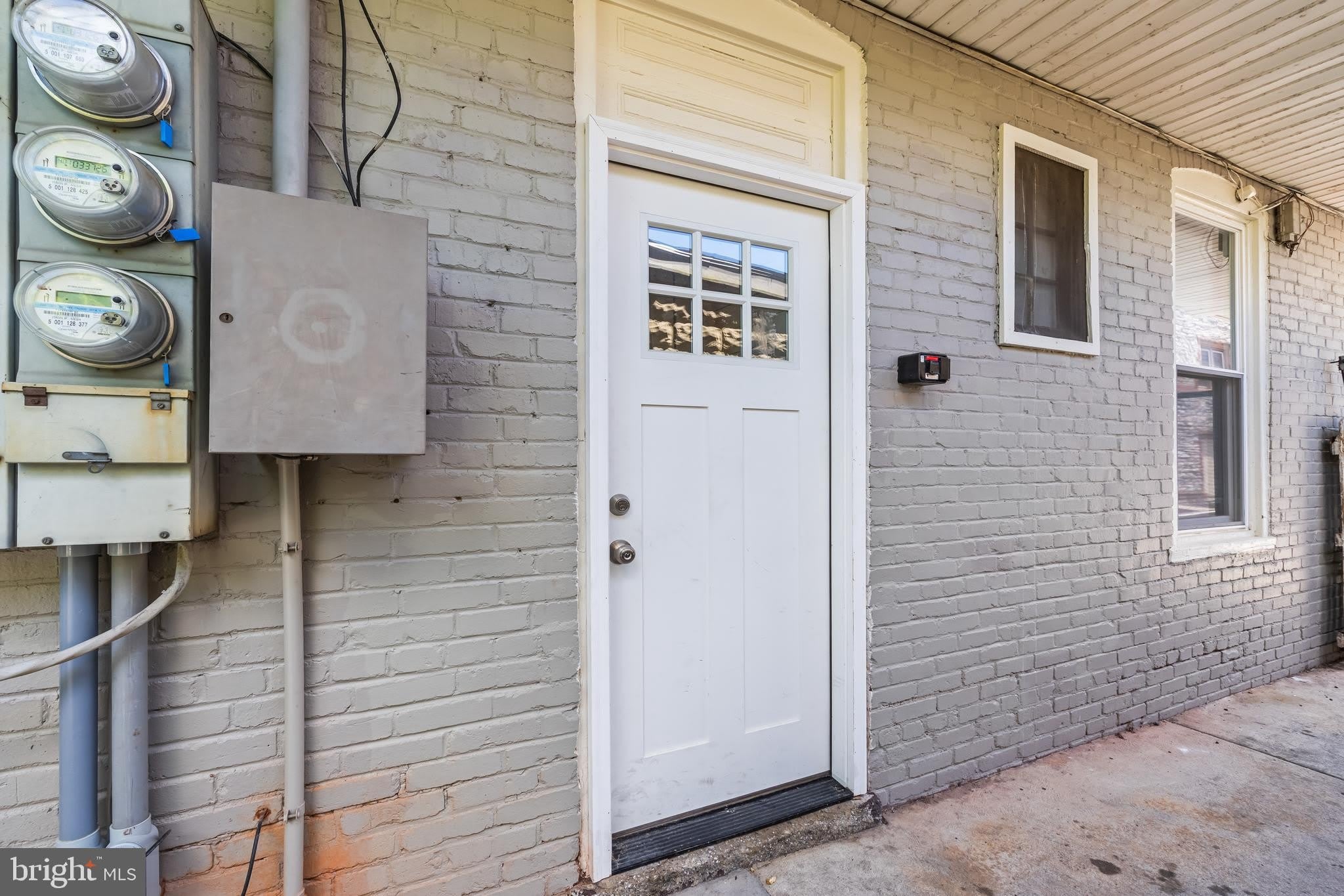 531 WALTON STREET – photo 2