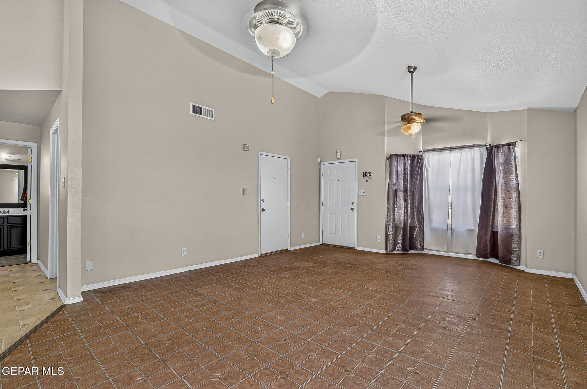 667 Danube Drive – photo 4
