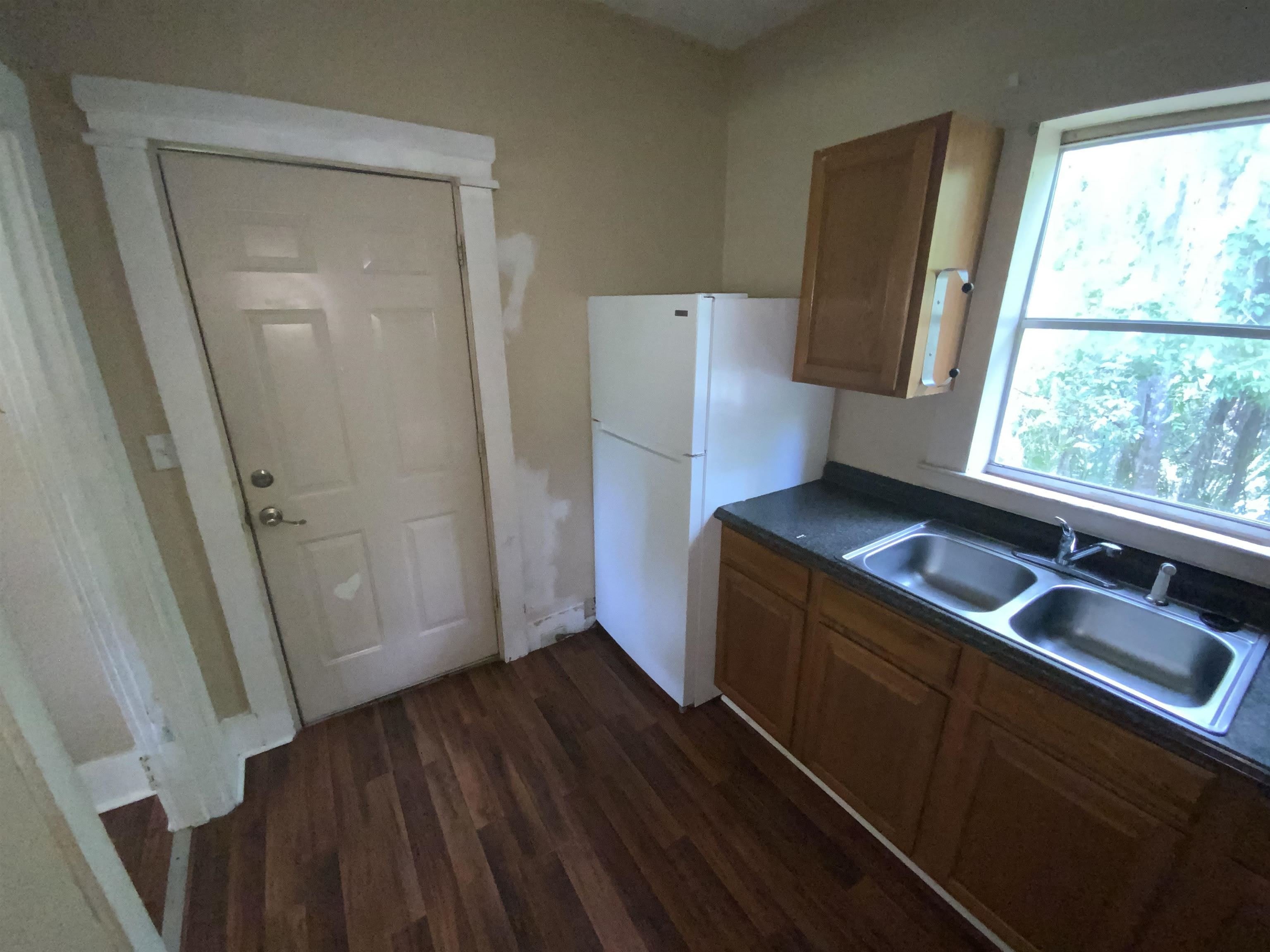506 Bronson Street – photo 2