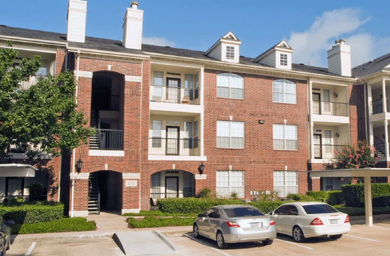 Tuscany Park Apartments – photo 3