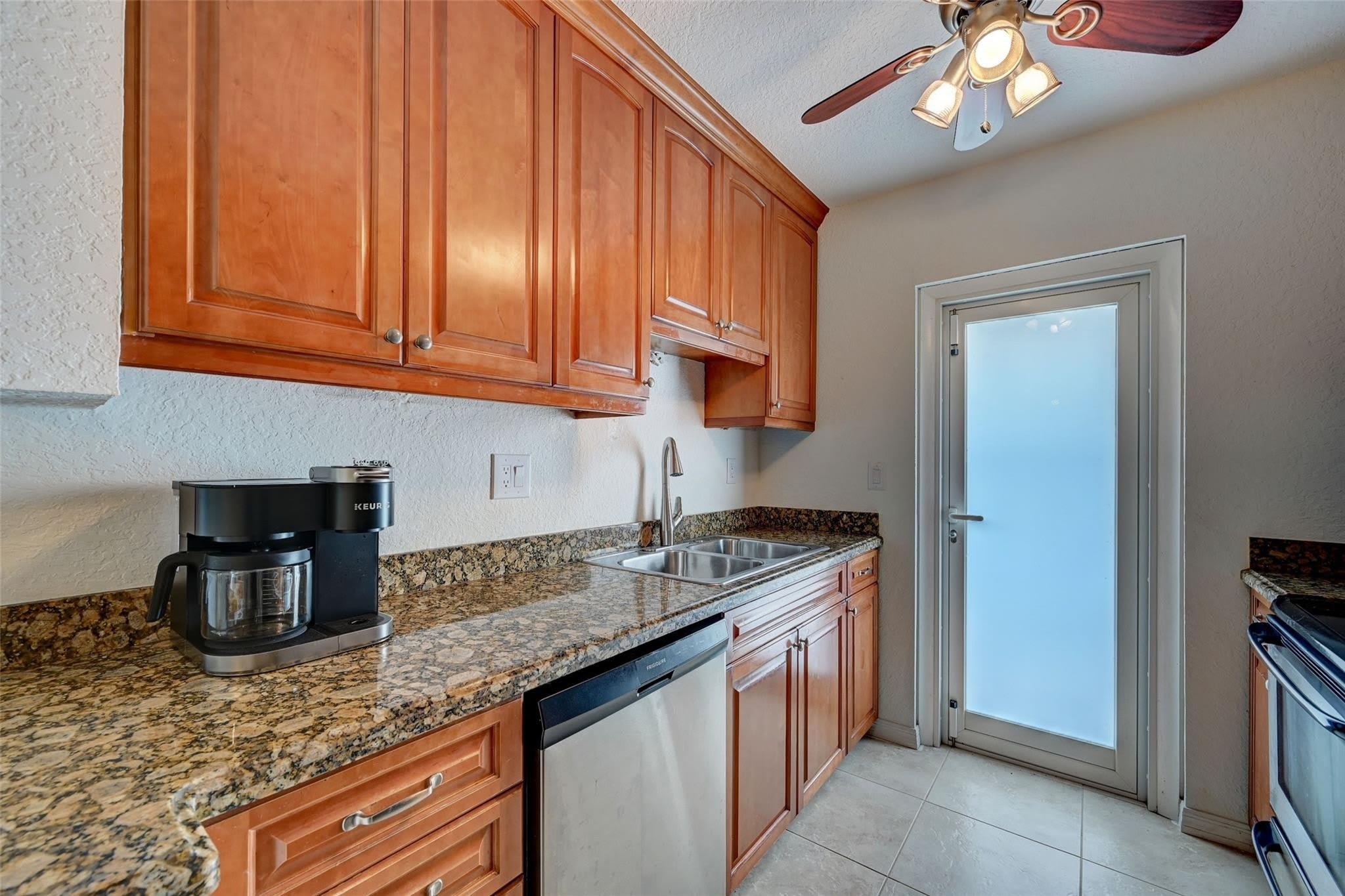 2020 NE 56TH Street – photo 4