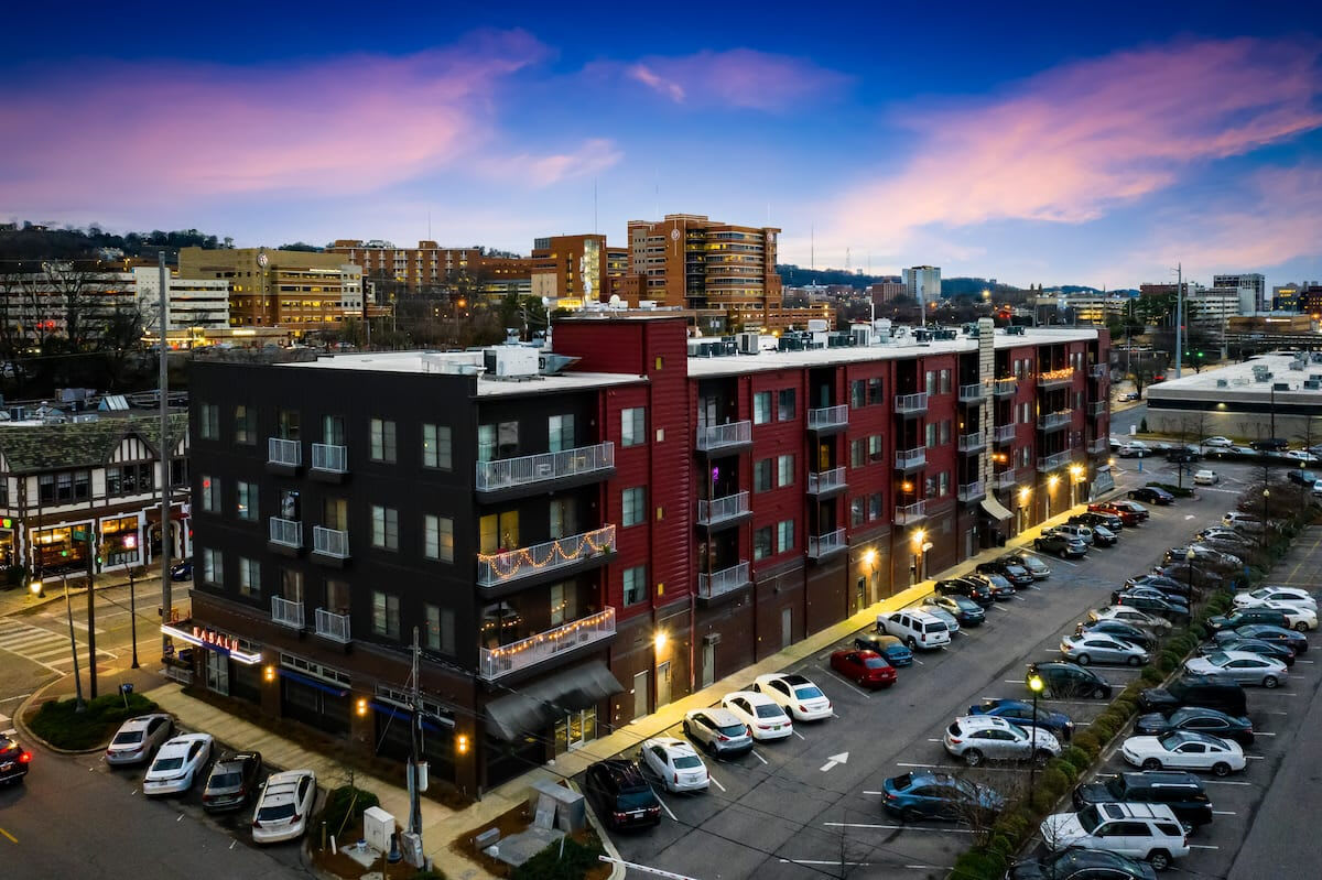 Rise Lakeview – photo 2