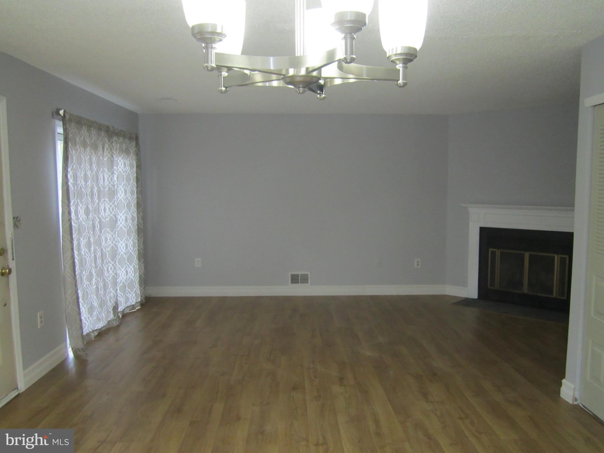 92 VERSAILLES Court – photo 2