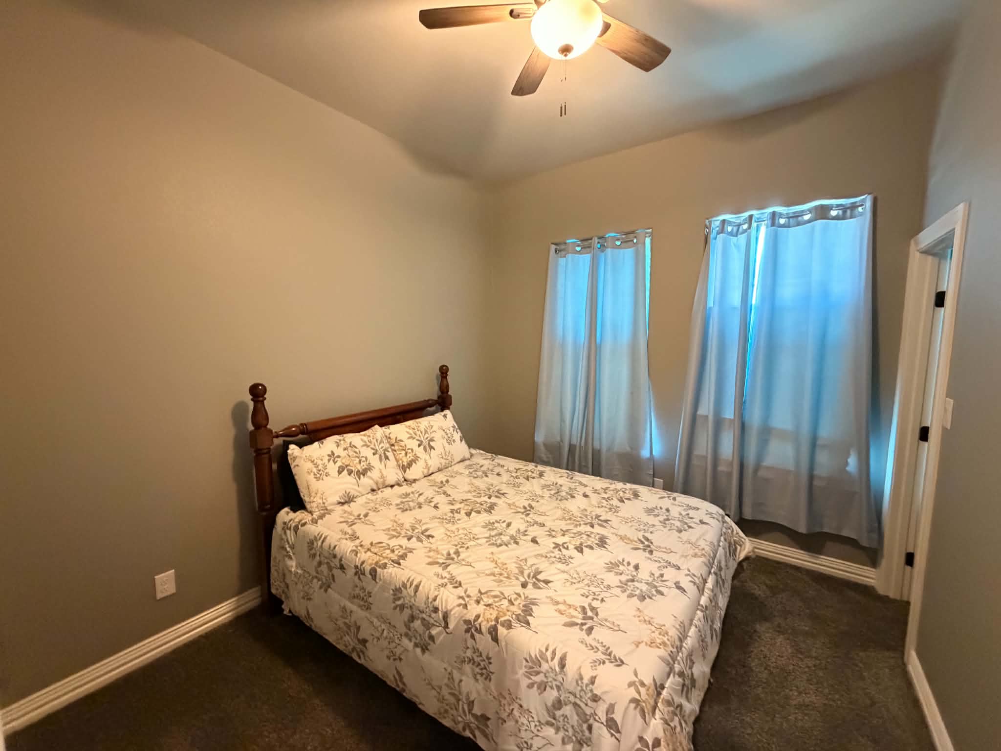 1005 West 5Th Street – photo 2