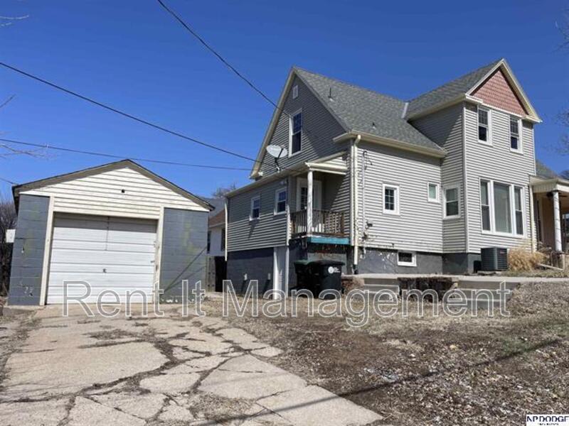 2154 S 35 Street – photo 2