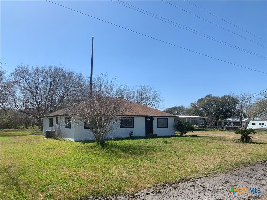 10704 State Highway 185 – photo 2