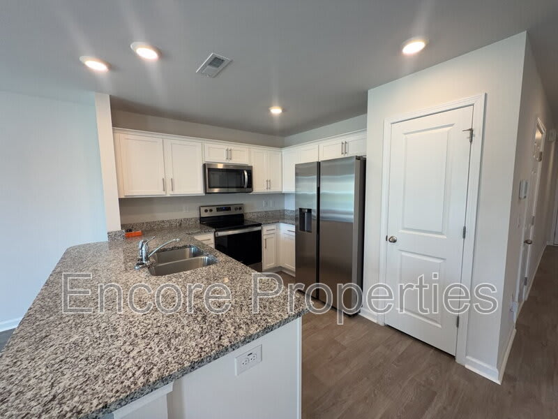 18 March Creek Drive – photo 4