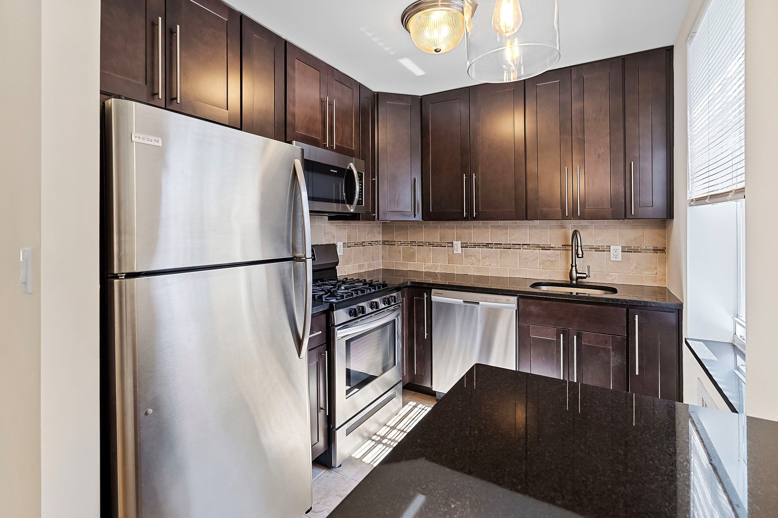 188 Bellevue Ave – photo 2