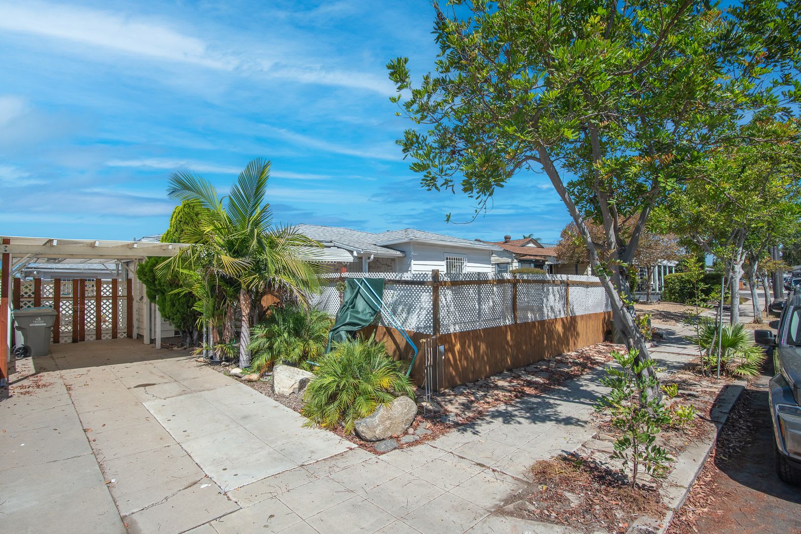 2 bedroom 1 bath house for rent in Talmadge! – photo 1