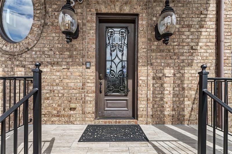 629 Boulevard NE – photo 2