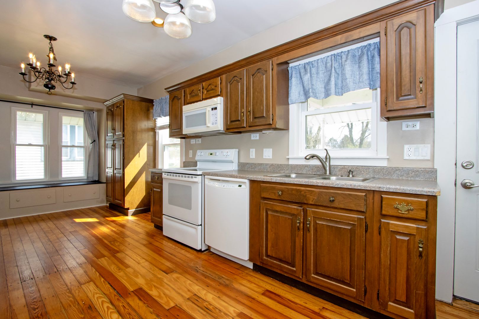 Two Bedroom – photo 3