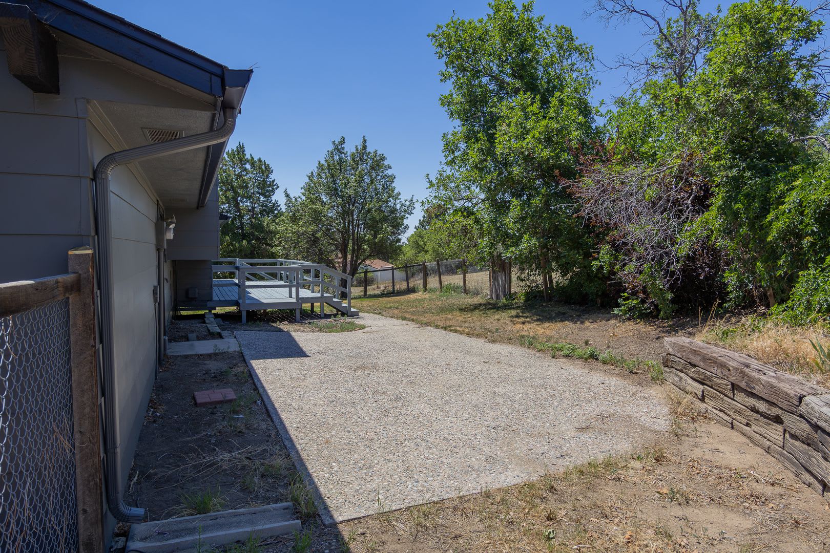 Large home on almost an acre- Academy and Flintridge, 80918! – photo 3
