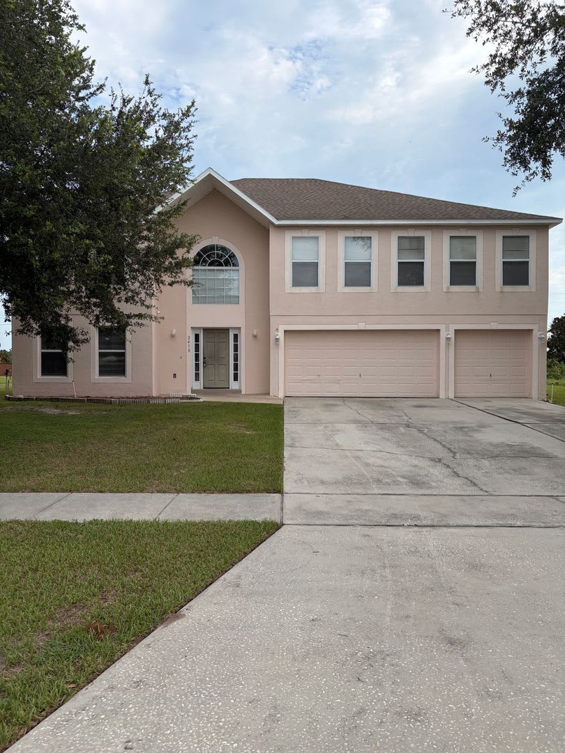 Spacious 6-Bedroom Home with Loft & 3-Car Garage – photo 1