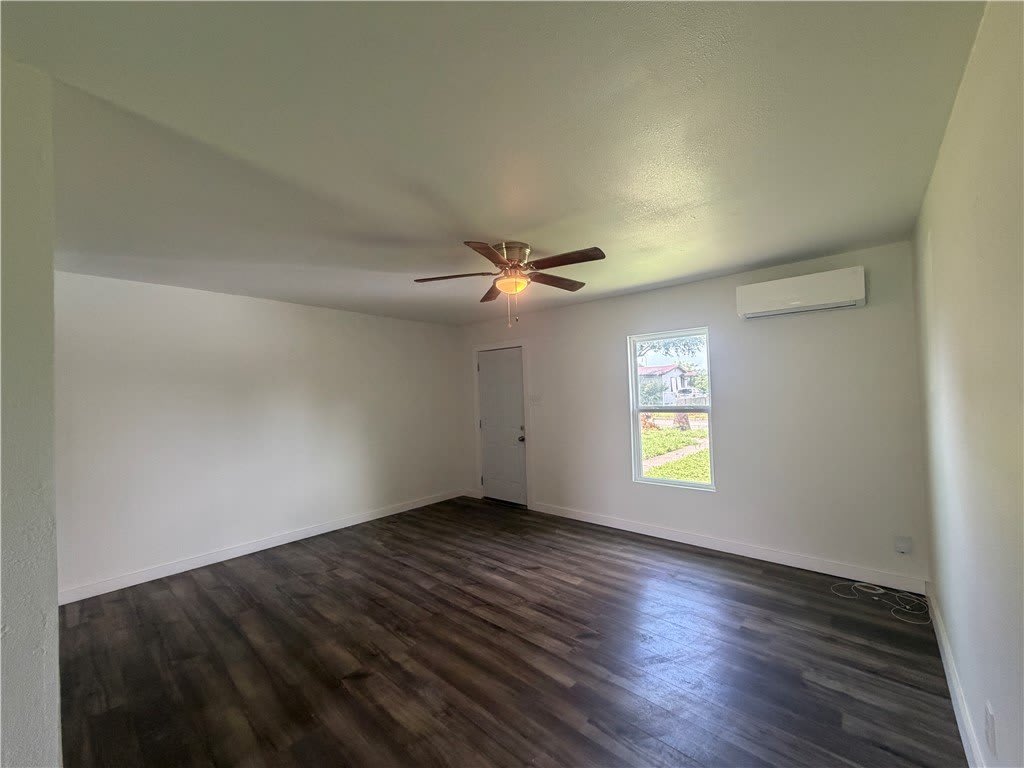 4942 Anthony Street – photo 4