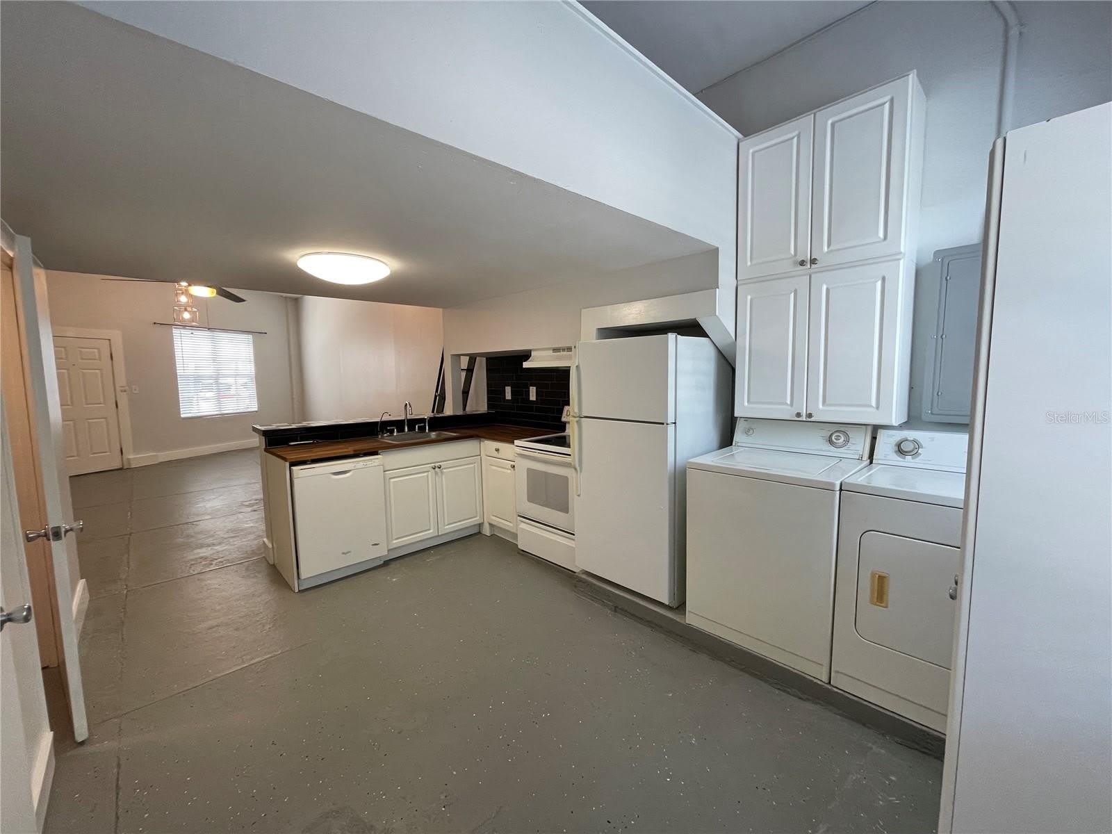 2305 W TEXAS Avenue – photo 5