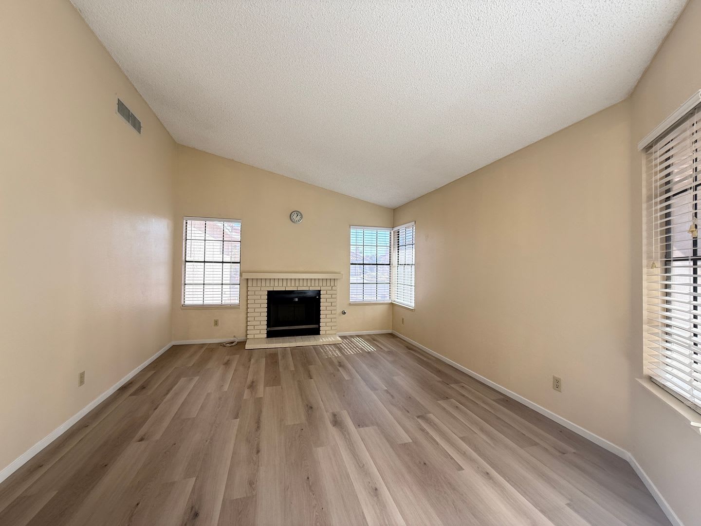 7756 Cobden Ct – photo 2