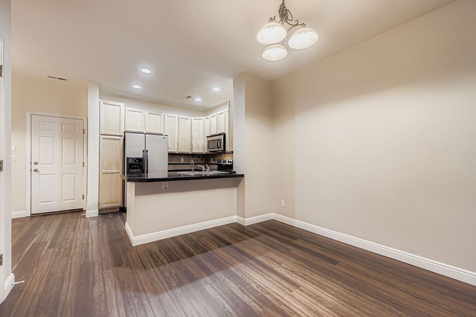 500 Off First Months Rent Gorgeous 2Bd 2 5Ba Home Located In Northglenn Co Available 9 4 26 – photo 4
