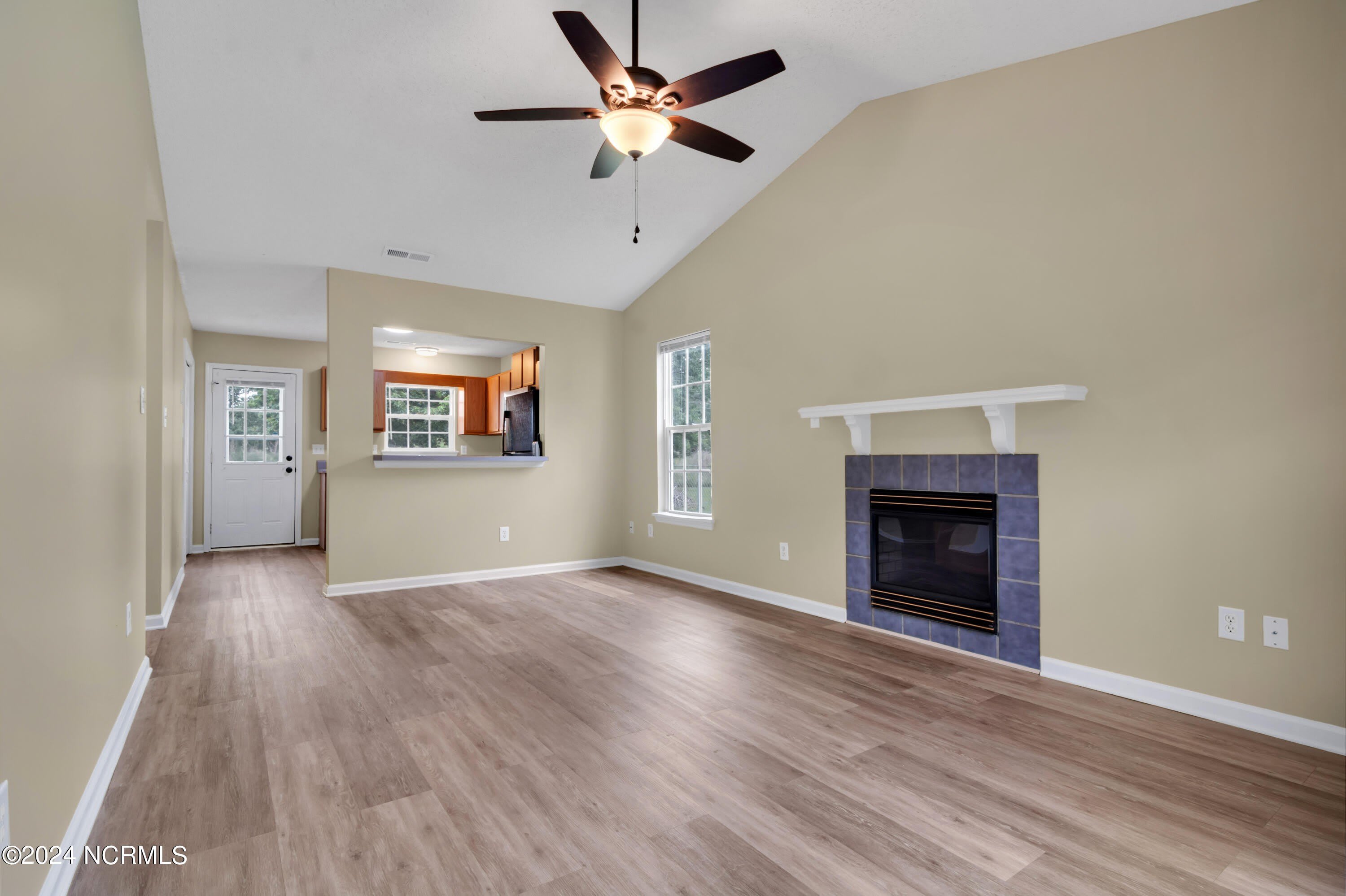 1147 Pueblo Drive – photo 3