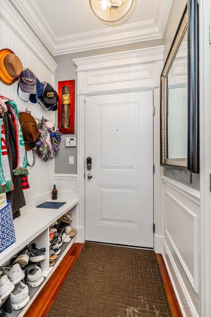 2540 W Diversey Avenue – photo 1