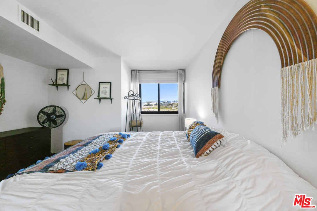 6209 Pacific Avenue – photo 4