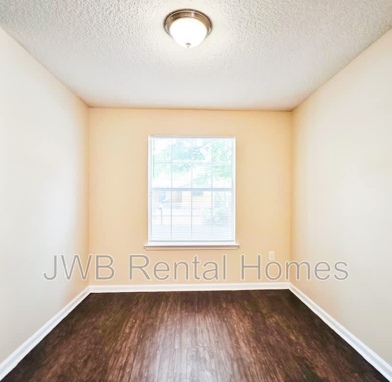 1520 27Th St W – photo 4