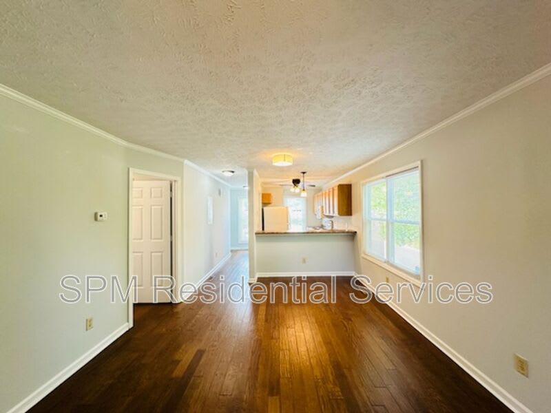 1811 Savannah Ct – photo 4
