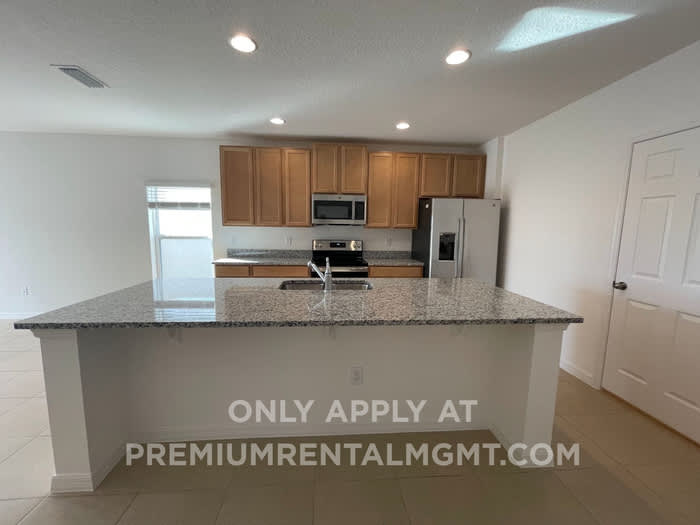 5566 Sabal Drive – photo 2