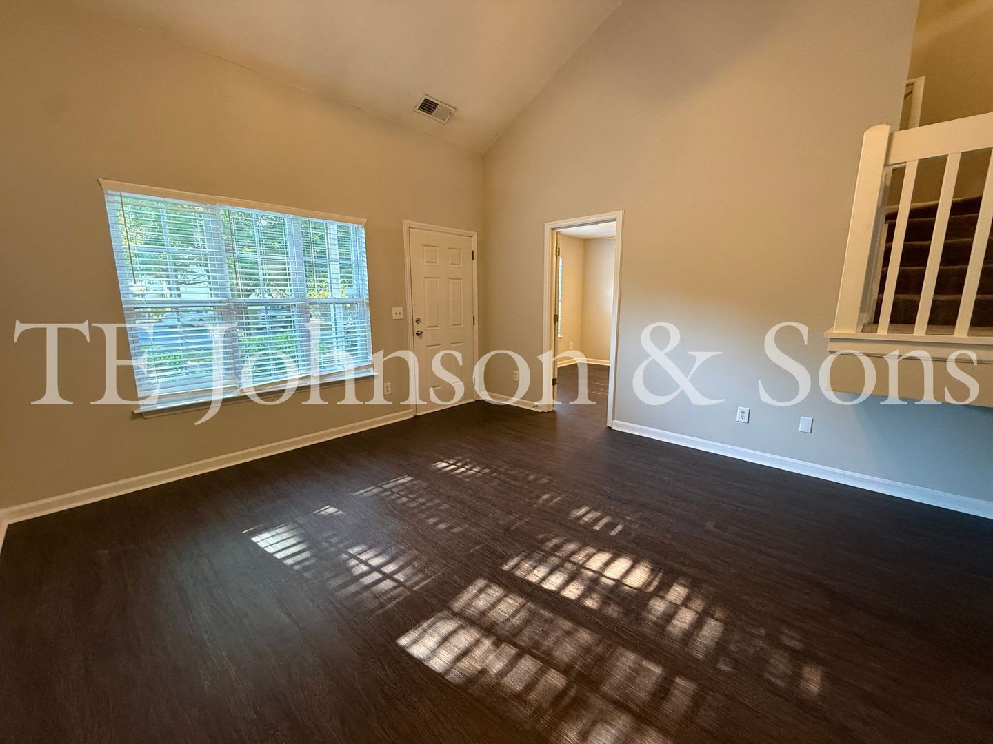 Beautiful 3Br Home With Vaulted Ceilings Community Pool Main Level Primary Suite – photo 5