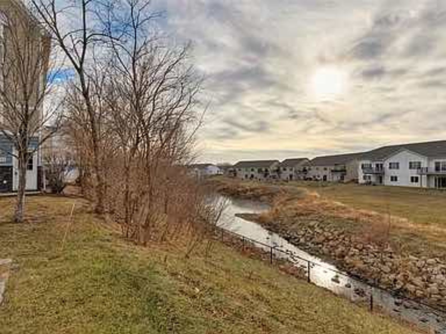 2 Bedroom Townhouse Available for Rent! – photo 2