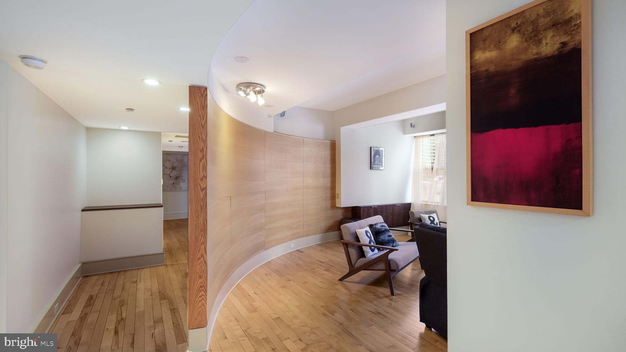 1737 CHESTNUT Street – photo 2